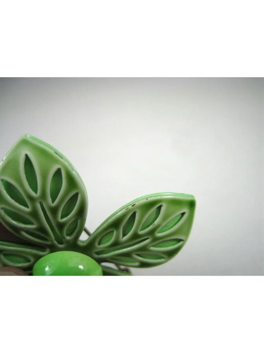 Vintage 1960s Green Enamel Flower Leaf Brooch Pin MOD Mid Century Statement